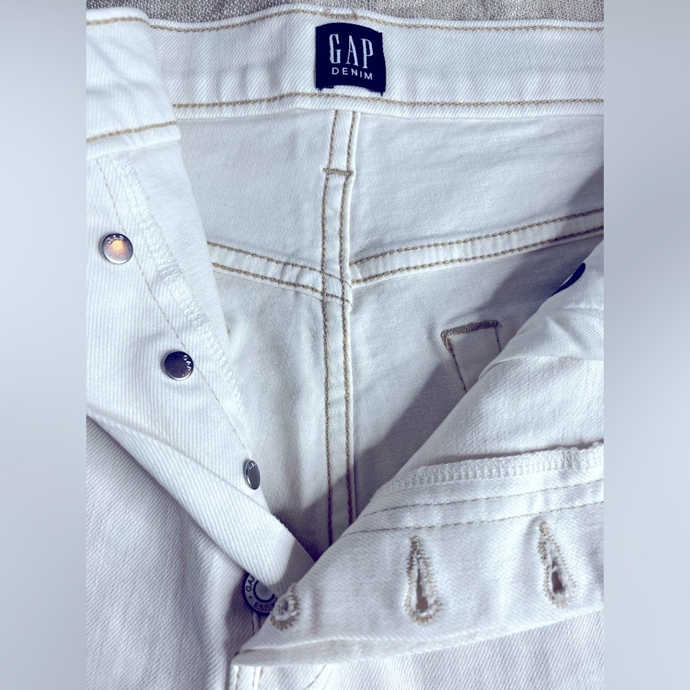 GAP Cheeky High Rise Denim Shorts Off White Cream Frayed Hem Size 10 - Picture 14 of 15